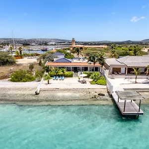 https://beautiful-oceanfront-villa-for-divers-peace-seekers-and.comcaribbean.com
