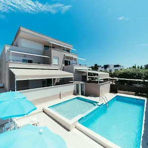 https://apartments-prestige-petrcane.hotelinzadar.com